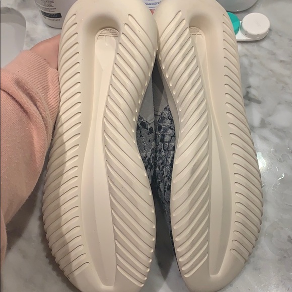 Adidas sneakers women size 7 - Picture 4 of 4